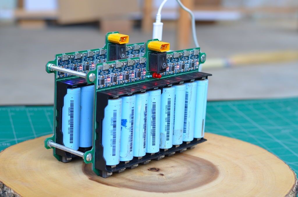 LITHIUM ION BATTERY MANAGEMENT SYSTEM
